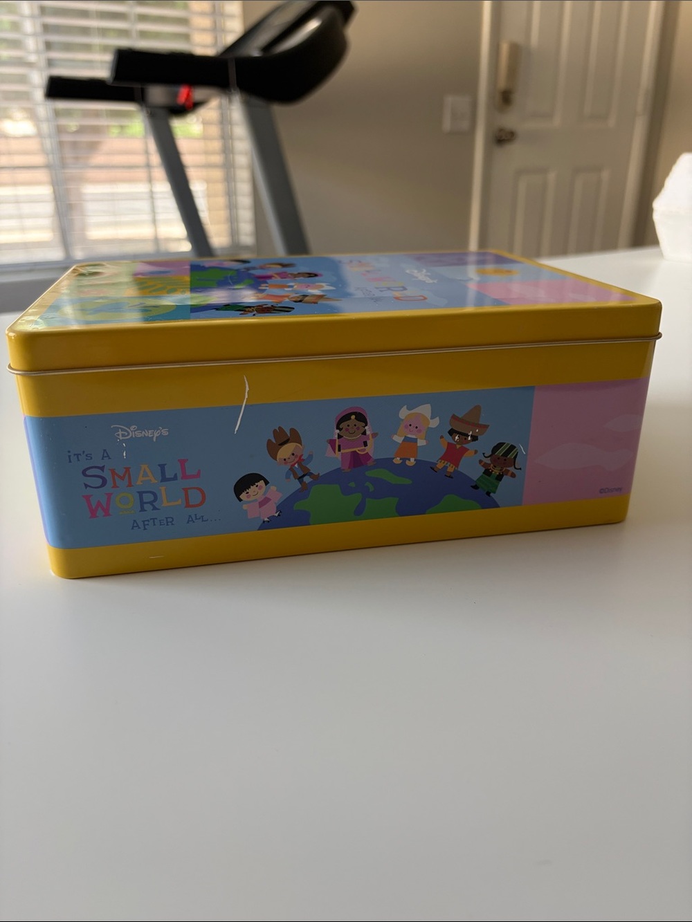 Disney Small World Tin Box - Picture 5 of 8